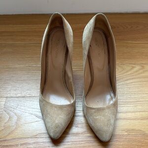 Sergio Rossi Nude Suede Pump ~4.5" heel Size 40